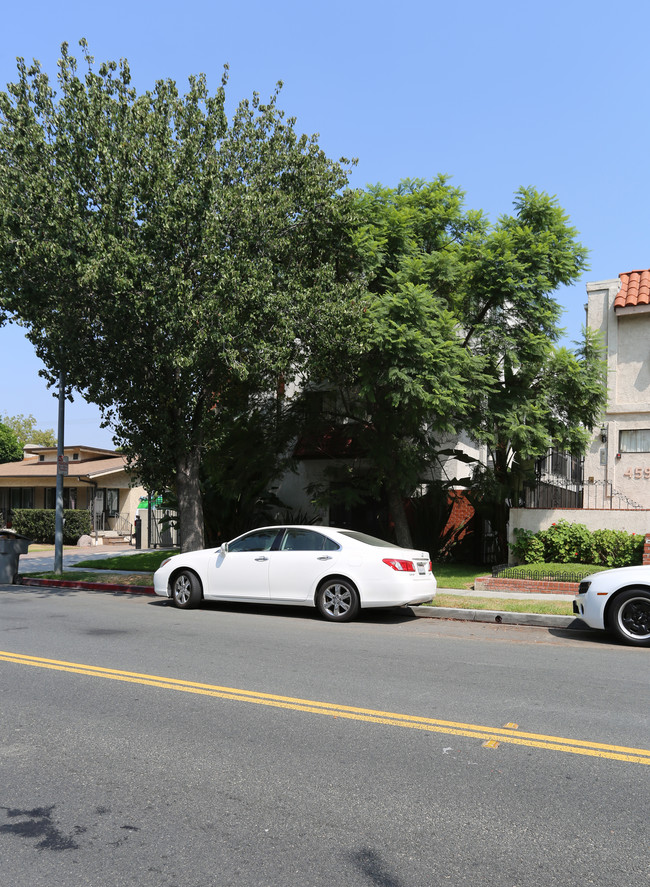 463 W Wilson Ave in Glendale, CA - Foto de edificio - Building Photo