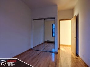 633 W Barry Ave, Unit 401 in Chicago, IL - Foto de edificio - Building Photo