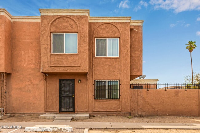 4001 S 45th St in Phoenix, AZ - Building Photo - Building Photo