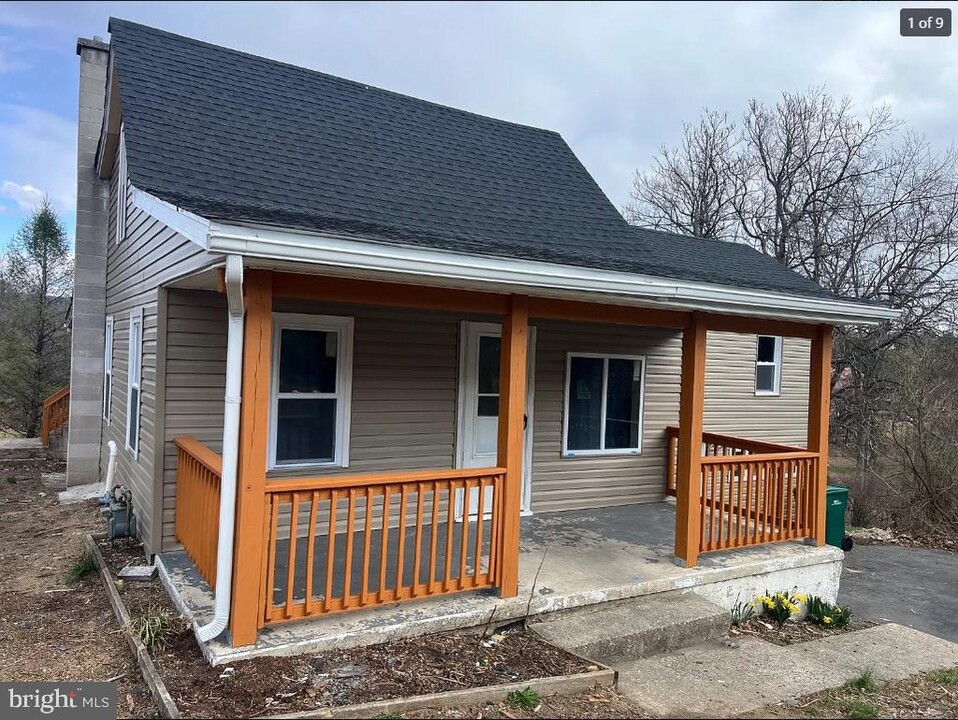 3810 Golfview Dr in Mechanicsburg, PA - Building Photo