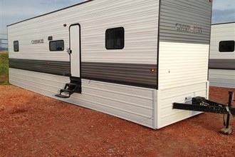 M & M Park in Watford City, ND - Foto de edificio - Building Photo