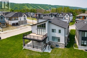 141 Springside Cres in Blue Mountains, ON - Building Photo - Building Photo