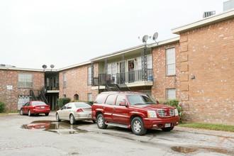 Colony Manor in Houston, TX - Building Photo - Building Photo