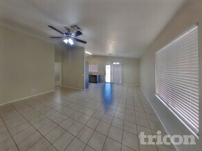 2022 E Winston Dr in Phoenix, AZ - Building Photo - Building Photo