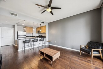 1200 Main St in Dallas, TX - Building Photo - Building Photo