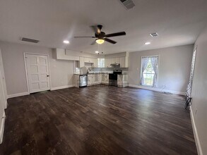 1104 Tupuna Ct in Tool, TX - Building Photo - Building Photo