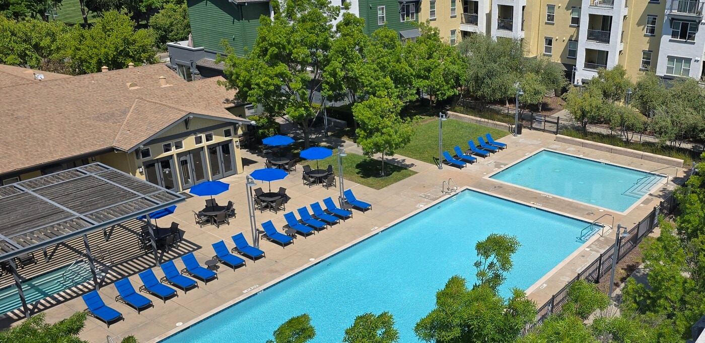 Oak Grove at Dublin Ranch in Dublin, CA - Foto de edificio
