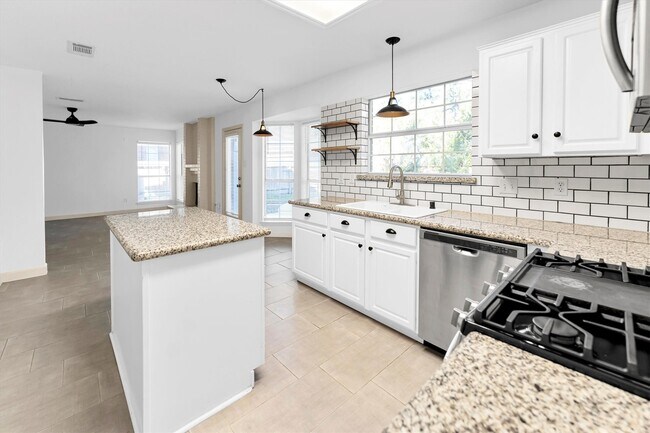 property at 14 Hawkseye Pl