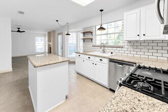 14 Hawkseye Pl in Spring, TX - Foto de edificio - Building Photo