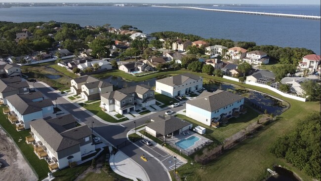 Whitney Place Townhomes in Clearwater, FL - Building Photo - Building Photo