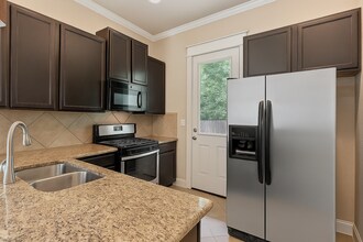507 W N Loop Blvd in Austin, TX - Building Photo - Building Photo