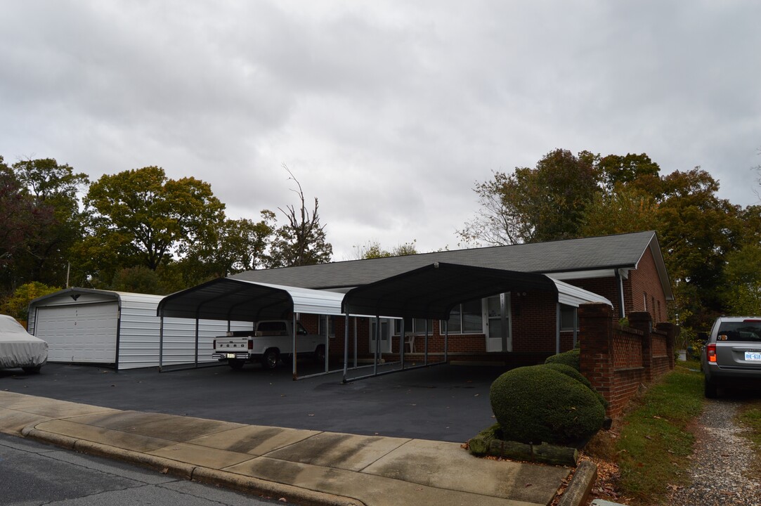 311 Vance St in Statesville, NC - Building Photo