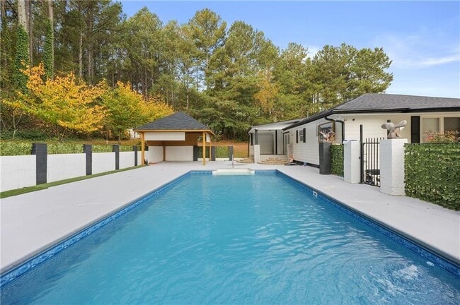 404 Springlake Rd in Lawrenceville, GA - Building Photo - Building Photo