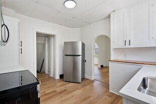 348-350-350 Wyoming St in Pittsburgh, PA - Building Photo