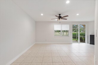 2916 DC Country Club Boulevard in Deerfield Beach, FL - Foto de edificio - Building Photo