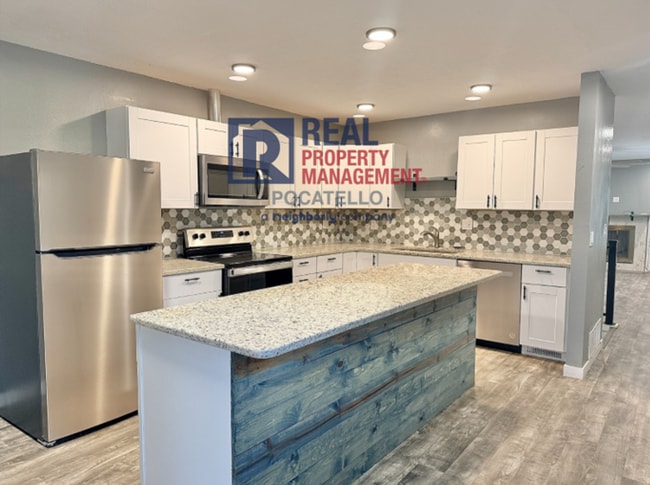 2375-2377 Gail Dr in Pocatello, ID - Building Photo - Building Photo