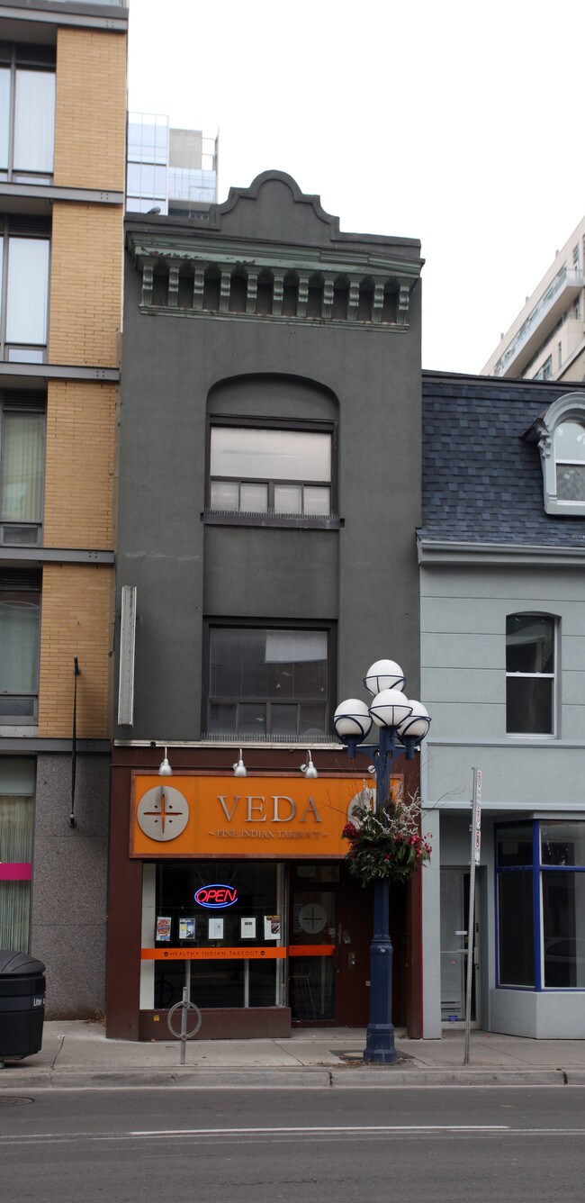 874 Yonge St in Toronto, ON - Building Photo - Building Photo