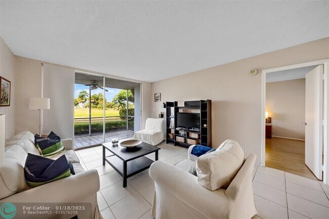 2601 S Course Dr in Pompano Beach, FL - Foto de edificio - Building Photo