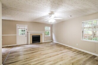 4385 Bradley Dr SW in Snellville, GA - Building Photo - Building Photo