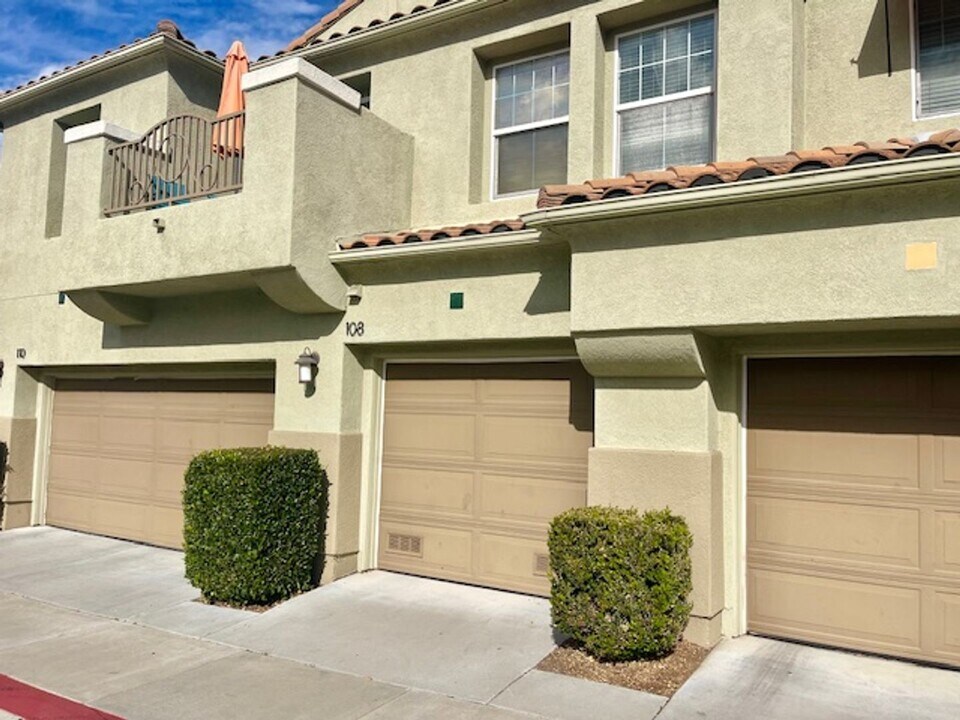 108 Trilogy St in San Marcos, CA - Building Photo