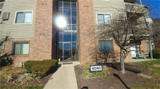 property at 4240 Village Pkwy Cir E