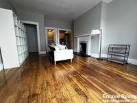 869 Beacon St, Unit #9 in Boston, MA - Foto de edificio - Building Photo