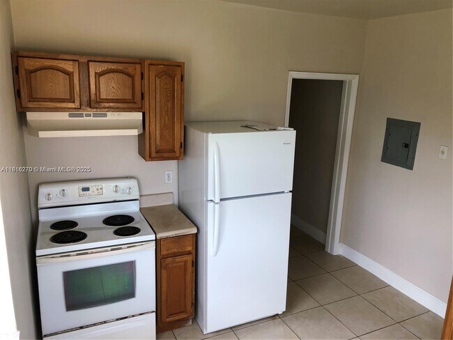 12124 NE 5th Ave in North Miami, FL - Building Photo - Building Photo