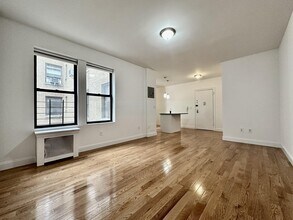 44 Bennett Ave in New York, NY - Building Photo - Building Photo