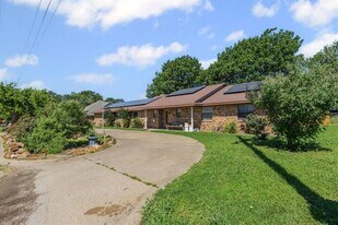 100 Yorkshire Dr in Princeton, TX - Building Photo