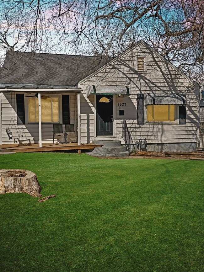 property at 1927 W 41st St