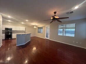 129 Standing Stone St in Las Vegas, NV - Building Photo - Building Photo