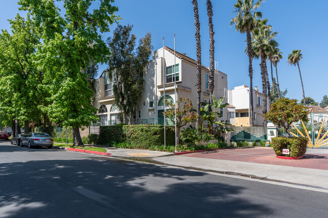 Chandler Park Village in Sherman Oaks, CA - Foto de edificio - Building Photo