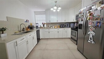 15856 SW 112th Terrace in Miami, FL - Building Photo