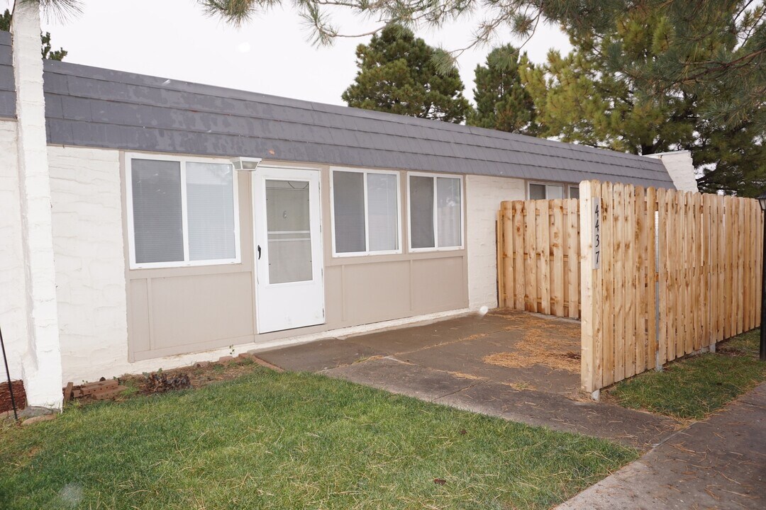 4437 Val Verde Ct in Colorado City, CO - Building Photo