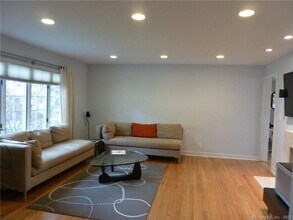 90 Sasco Hill Terrace in Fairfield, CT - Building Photo - Building Photo