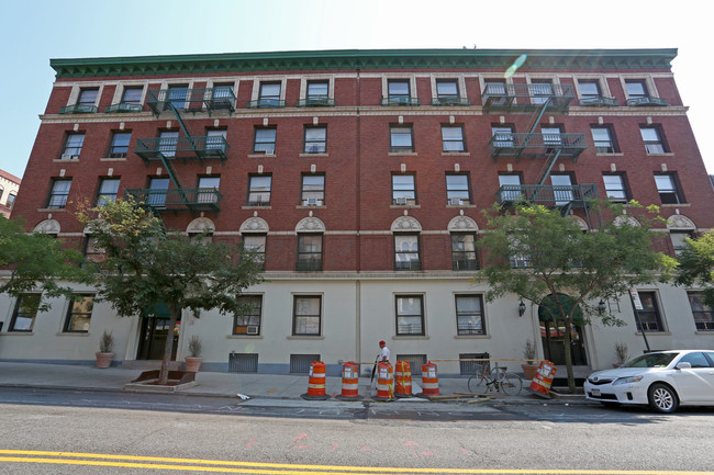 631 W 207TH ST in New York, NY - Building Photo - Building Photo