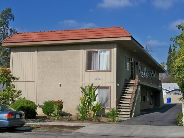 14607 Gilmore St in Van Nuys, CA - Building Photo