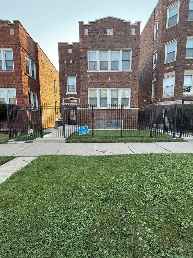 property at 7924 S Marshfield Ave
