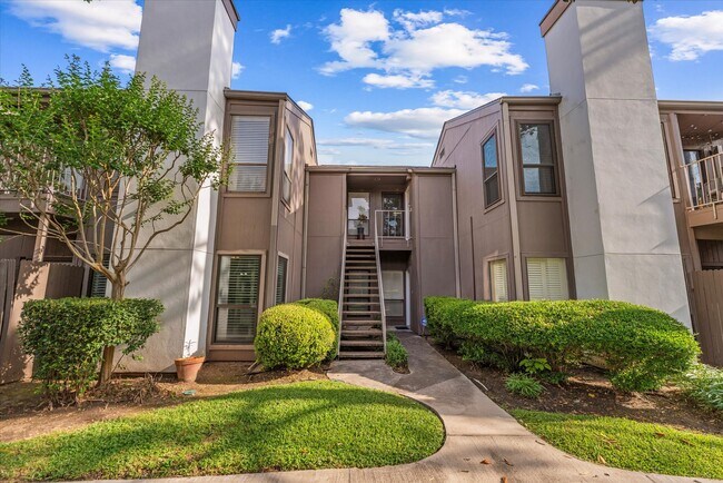 1201 Bering Dr in Houston, TX - Building Photo - Building Photo