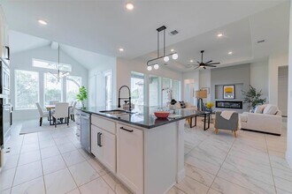 101 Woodstock Cir in Spicewood, TX - Building Photo - Building Photo