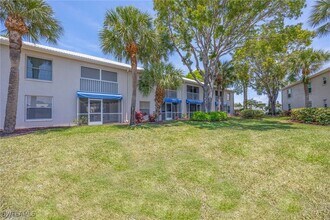 822 Gulf Pavillion Dr in Naples, FL - Building Photo - Building Photo