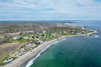42 Washington Rd, Unit 1 in Rye, NH - Foto de edificio - Building Photo