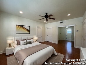 1535 W Woodlawn Ave in San Antonio, TX - Building Photo - Building Photo