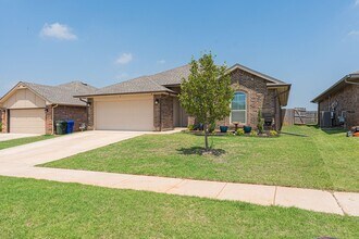 3911 Sledmere Ln in Norman, OK - Building Photo - Building Photo