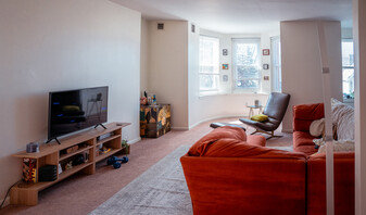 625 S Negley Ave, Unit Apartment 1 in Pittsburgh, PA - Building Photo