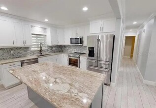 9016 Hogans Bend in Tampa, FL - Building Photo - Building Photo