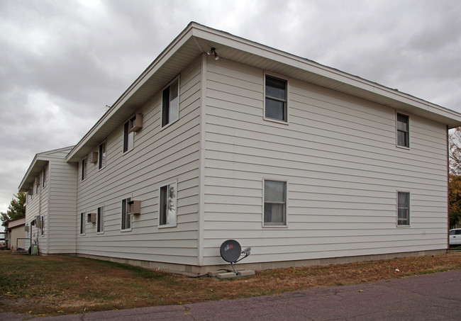 450 Brad St in Hamburg, MN - Building Photo - Building Photo