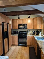 34 Foster Howard Rd, Unit 34 Foster Howard Rd in Bourne, MA - Building Photo