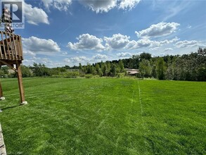 128 Eva Dr in Breslau, ON - Building Photo - Building Photo