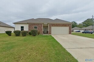 45 HAWK LN in Lincoln, AL - Building Photo